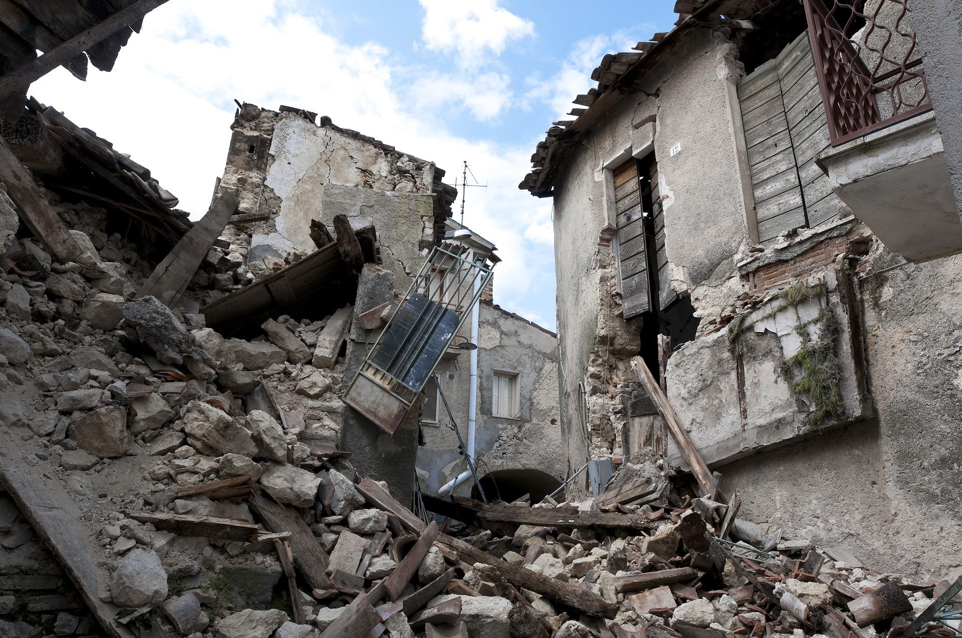 Deprem An Nda Yap Lmamas Gerekenler Nelerdir Maksatbilgi