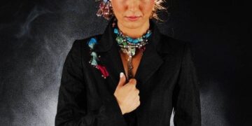 ozlem yilmaz 25