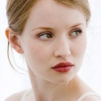 Emily-Browning-Photo-2016-10