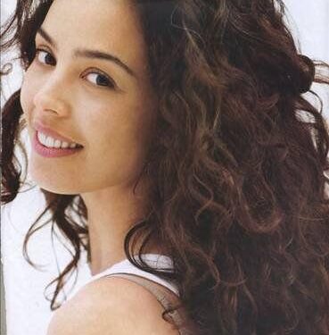 Azra-Akin-Fotograflari-0001