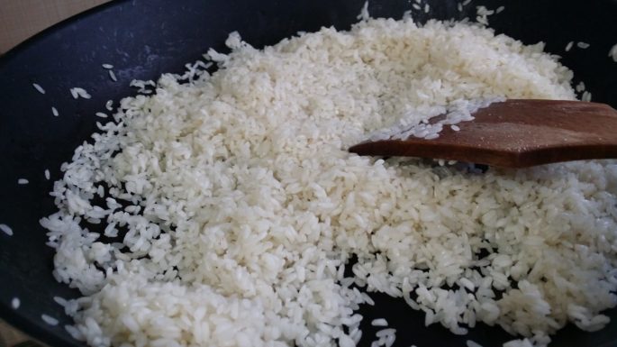 iyi bir pilav için pirinçler iyi kavrulmalı