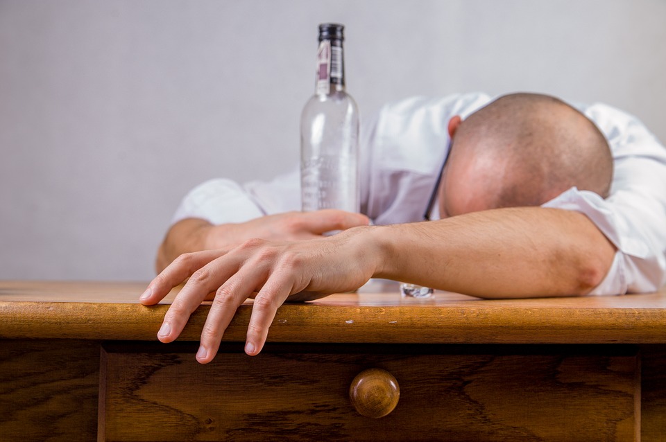 Sağlıklı Yaşam İçin Yapmanız Gereken 12 Rutin! 4 alkol