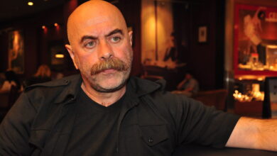 Ezel Akay Kimdir? 15 Ezel Akay scaled