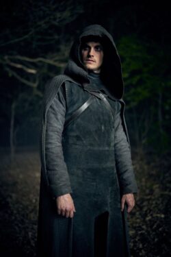 Cursed Dizi Konusu ve Oyuncuları 4 cursed 4 685x1027