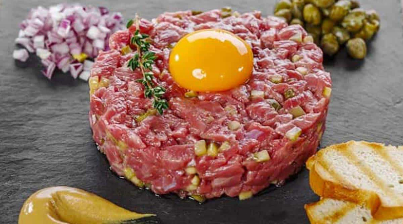 Steak Tartar Tarifi, Nasıl Yapılır? (Videolu) 4 steak tartar 3