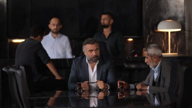 Eşkıya Dünyaya Hükümdar Olmaz Konusu ve Oyuncuları 13 eskiya dunyaya hukumdar olmaz 2 e1601994668917