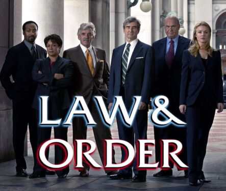 Uzun Soluklu En İyi Yabancı Dizi Önerileri 2 law and order 1 685x580 1