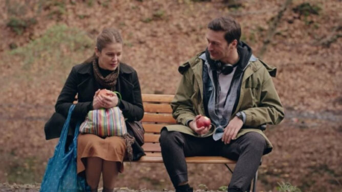 Camdaki Kız Dizi Konusu ve Oyuncuları 4 Camdaki Kız Dizi Konusu