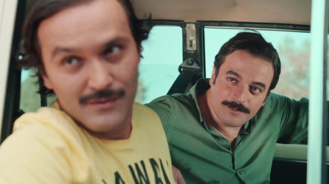 Geniş Aile: Yapıştır Film Konusu ve Oyuncuları 4 Geniş Aile: Yapıştır Film Konusu