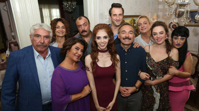Aile Arasında Film Konusu ve Oyuncuları 4 aile arasinda konusu 2