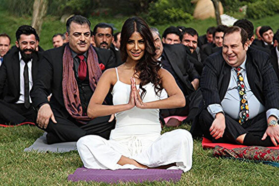 Bir Baba Hindu Film Konusu ve Oyuncuları 3 bir baba hindu 2