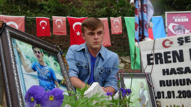 Kesişme: İyi ki Varsın Eren Film Konusu ve Oyuncuları 4 Kesişme: İyi ki Varsın Eren filmi