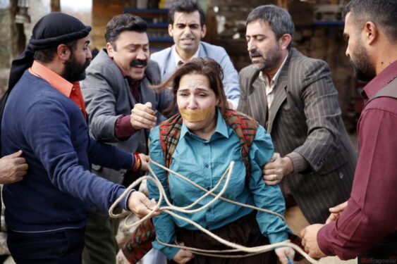 Eski Köye Yeni Adet Film Konusu ve Oyuncuları 4 Eski Köye Yeni Adet