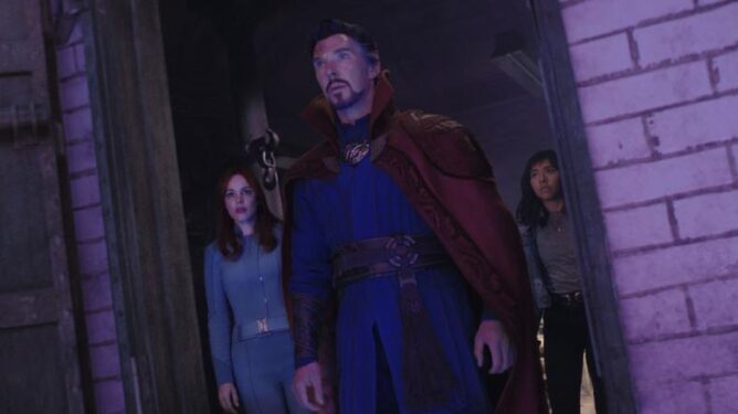 Doktor Strange: Çoklu Evren Çılgınlığında Konusu ve Oyuncuları 3 Doktor Strange: Çoklu Evren Çılgınlığında