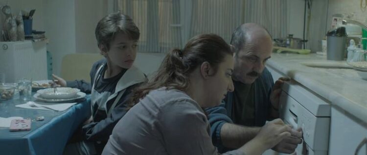 Kumbara Film Konusu ve Oyuncuları 4 Kumbara filmi