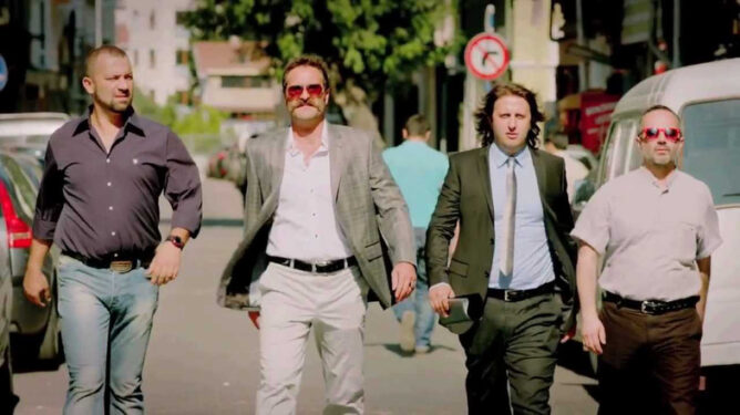 Çakallarla Dans 2: Hastasıyız Dede Film Konusu ve Oyuncuları 4 Çakallarla Dans 2: Hastasıyız Dede