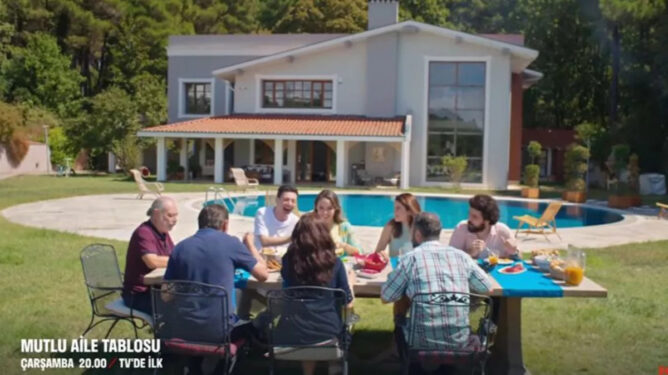 Mutlu Aile Tablosu Film Konusu ve Oyuncuları 3 Mutlu Aile Tablosu
