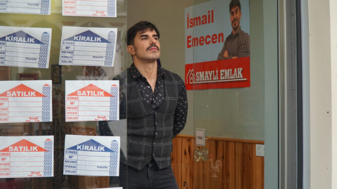 Naz Evi Film Konusu ve Oyuncuları 4 Naz Evi Film Konusu