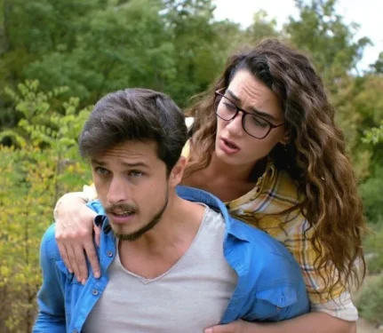 Seviyorum Ama Arkadaşça Filmi Konusu ve Oyuncuları 4 seviyorum ama arkadasca filmi konusu ve oyunculari1