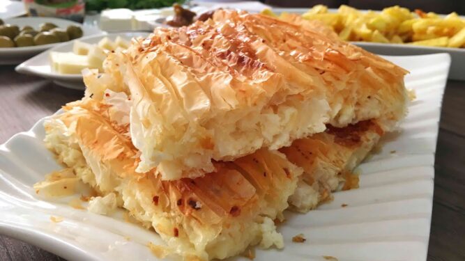 Baklava Yufkasından Börek Tarifi, Nasıl Yapılır? (Videolu) 4 baklava yufkasindan borek tarifi nasil yapilir videolu3