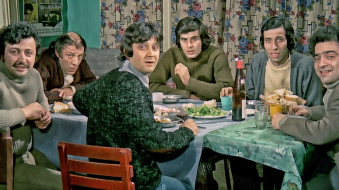 Mavi Boncuk Film Konusu ve Oyuncuları 4 Mavi Boncuk Film Konusu