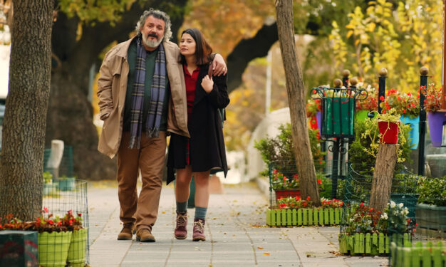 Yaşamak Güzel Şey Film Konusu ve Oyuncuları 3 Yaşamak Güzel Şey Film Konusu