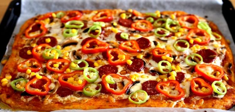 Ekmek Hamurundan Pizza Tarifi, Nasıl Yapılır? (Videolu) 3 ekmek hamurundan pizza tarifi nasil yapilir videolu1