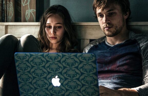 Lanetli Mesaj Filmi Konusu ve Oyuncuları (16+) 5 lanetli mesaj filmi konusu ve oyunculari2 e1646140087859