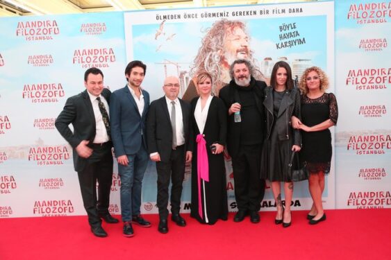 Mandıra Filozofu İstanbul Film Konusu ve Oyuncuları 3 Mandıra Filozofu İstanbul filmi