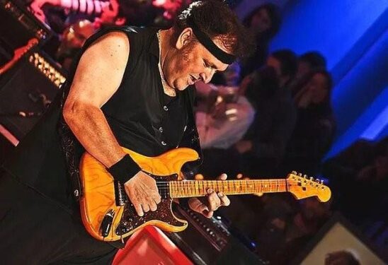 Türkiye’nin Gelmiş Geçmiş En İyi Gitaristleri 4 3 Asim Can Gunduz