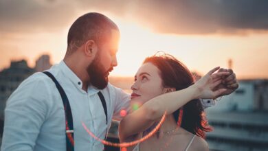 Aşk Bombardımanı Love Bombing Nedir? 39 Aşk Bombardımanı (Love Bombing) Nedir? Nasıl Anlaşılır?