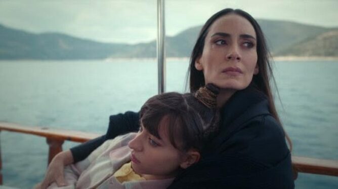 Biz Kimden Kaçıyorduk Anne? Dizi Konusu ve Oyuncuları 3 biz kimden kaciyorduk anne dizisi 1