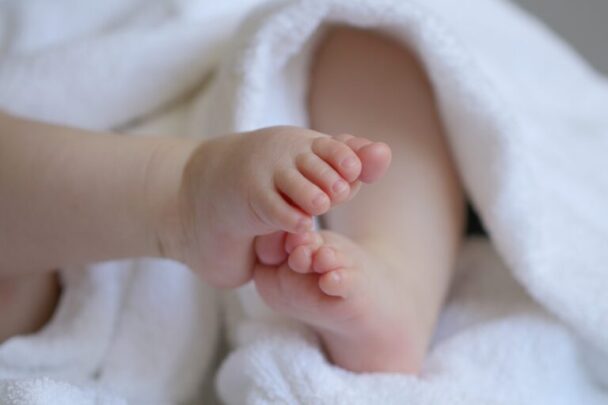 7 aylik bebek gelisimi nasil olmalidir3 768x512 1