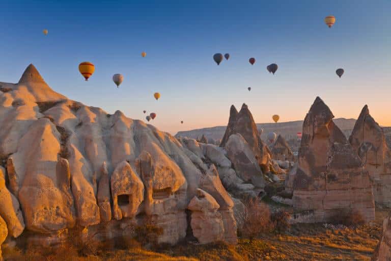 Türkiye’de En Çok Ziyaret Edilen 10 Yer: Tatil Planına Eklemeden Geçme! 3 kapadokya balon turu ile ilgili bilinmesi gerekenler2 768x512 1