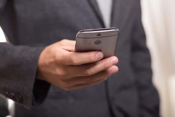 Büyük Teknolojinin Akıllı Telefonlar Hakkında Bilmenizi İstemediği 5 Şey 2 buyuk teknolojinin bilmesini istemedigi 5 sey 1