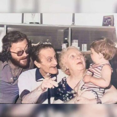 Cem Karaca'nın Gözyaşları Film Konusu ve Oyuncuları 3 cemkaraca