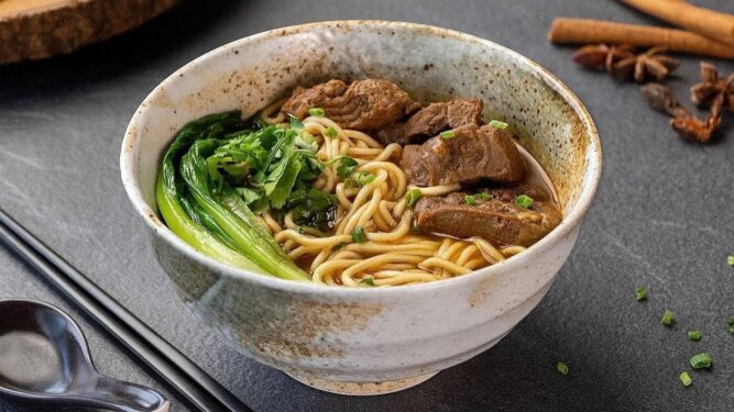 Tayvan Hakkında Bilinmesi Gerekenler (5 Adımda Tayvan) 3 beef noddles