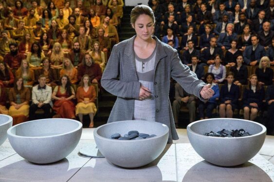 Uyumsuz Film Konusu Ve Oyuncuları 3 secim toreni