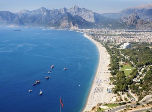 Türkiye’de En Çok Ziyaret Edilen 10 Yer: Tatil Planına Eklemeden Geçme! 5 Orta antalya kiralik villa