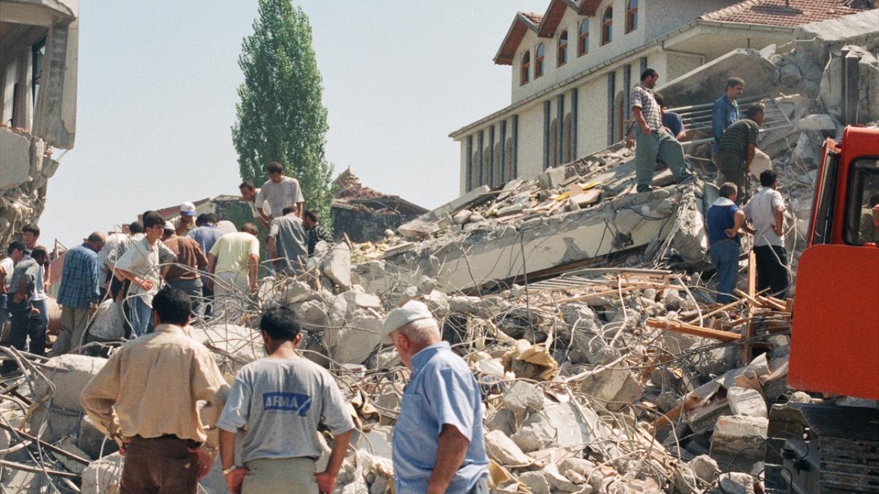 fotograflarla 17 agustos depremi 1