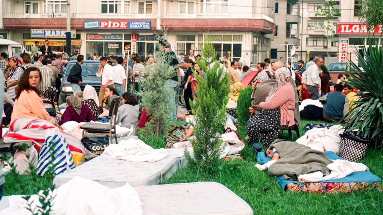 fotograflarla 17 agustos depremi 10