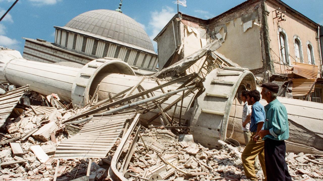 fotograflarla 17 agustos depremi 4