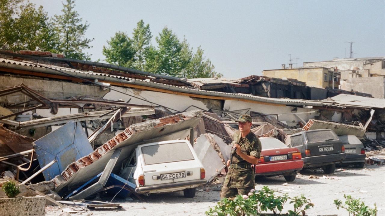 fotograflarla 17 agustos depremi 5