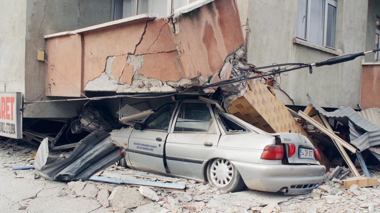 fotograflarla 17 agustos depremi 7