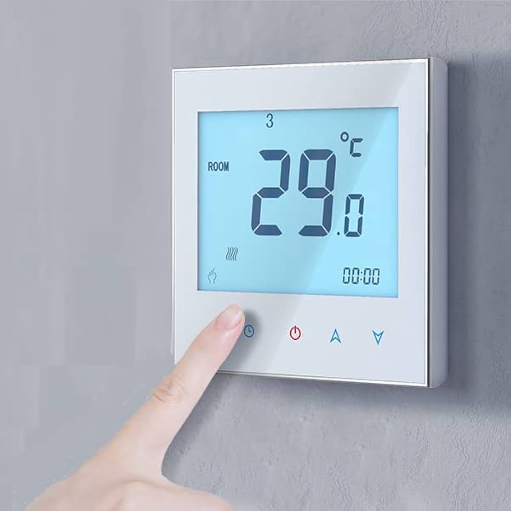 Termostato Digitale Taddy A 230V Per Riscaldamento E Raffrescamento, Con Basetta A Parete E Regolazione Offset Sensore