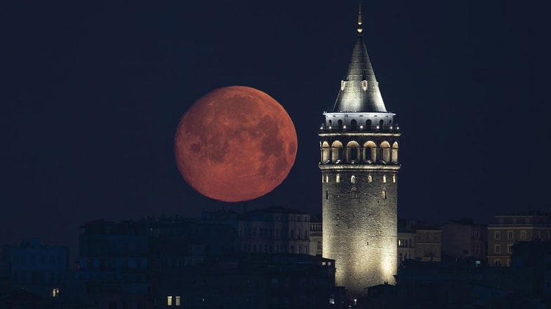 Pembe Ay Dolunayı