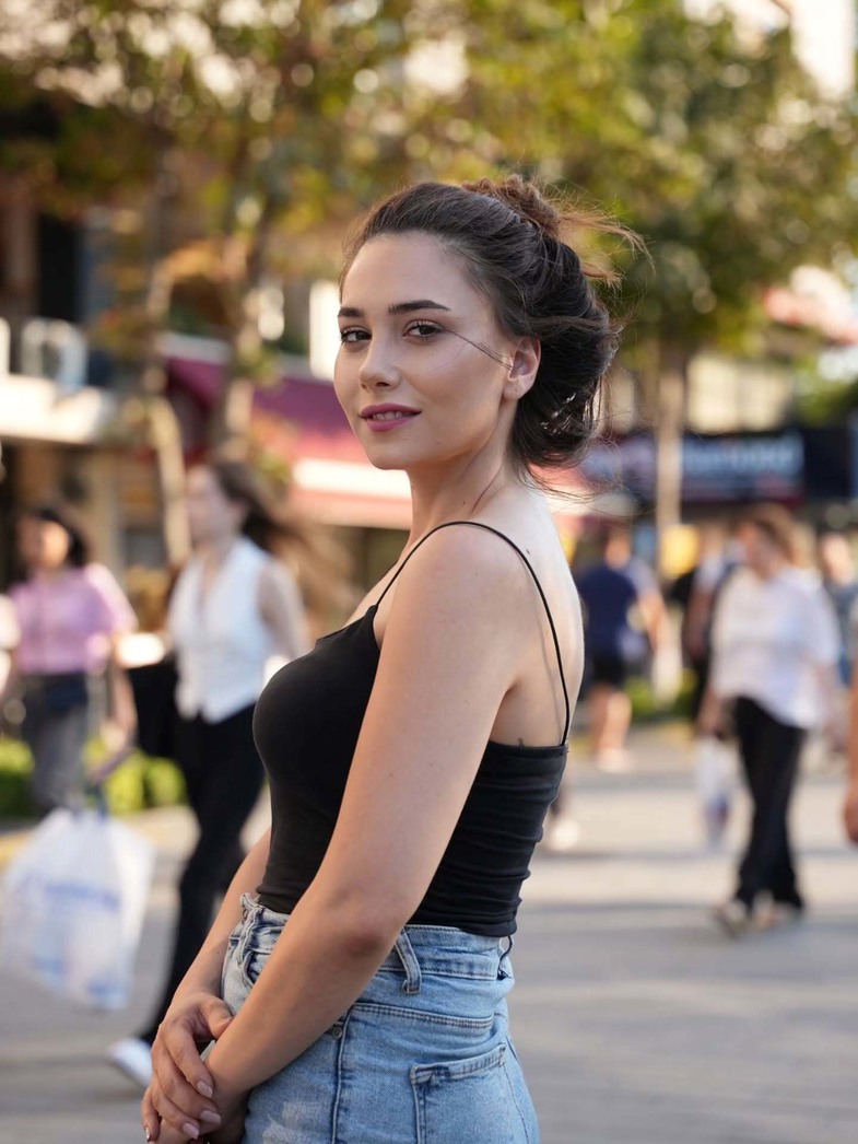 Aslıhan Hökenek Kimdir? 2 Aslıhan Hökenek
