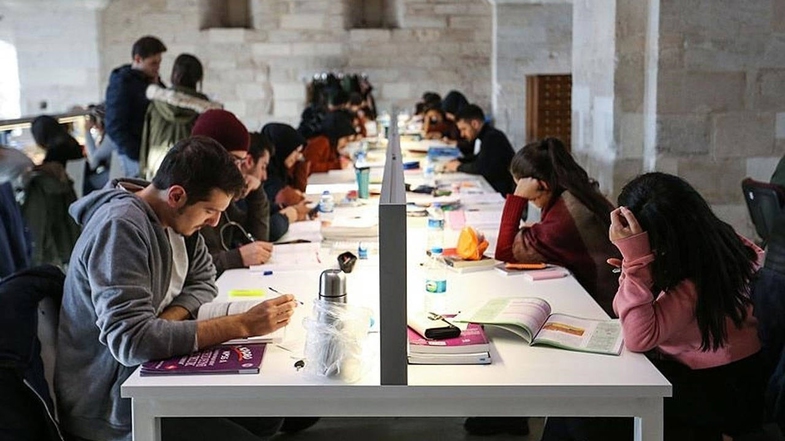 Türkiye'de Üniversite Okumak Ne Kadar Zor? Üniversitelerin Öğrenci Sayıları (2025 Verileri) 3 turkiyede universite okumak 3