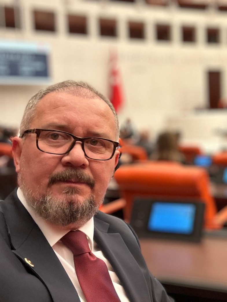 Mestan Özcan Kimdir? 2 Mestan Özcan