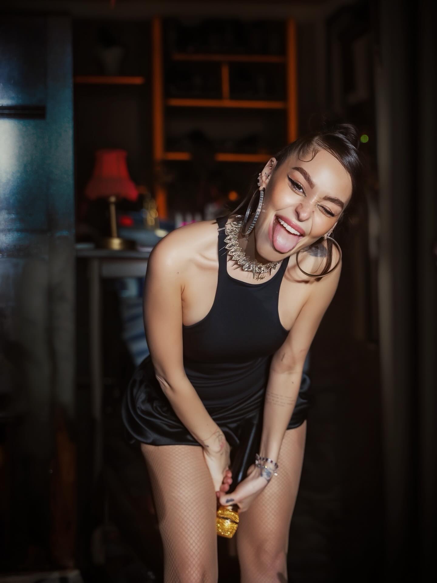 Alya Şahinler Kimdir? 2 Alya Şahinler